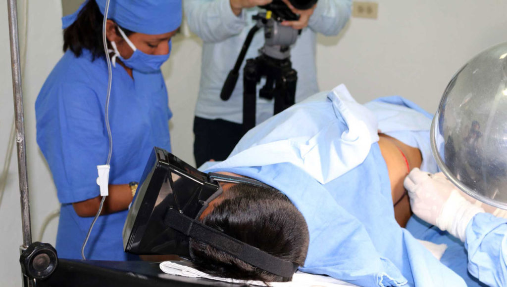 Pionero mexicano en el uso de realidad virtual en medicina