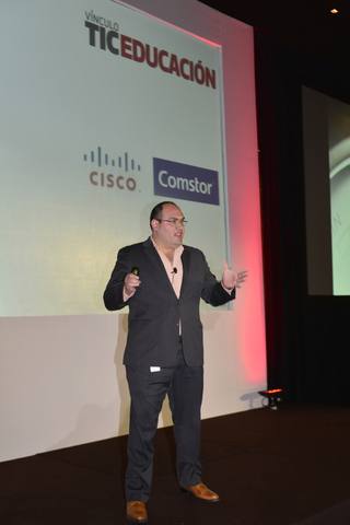 Juan Antonio Castilleja García en el escenario