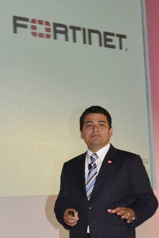 Manuel Acosta en el escenario