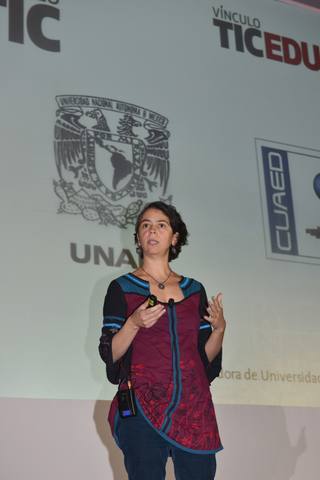 Larisa Enríquez Vázquez en el escenario