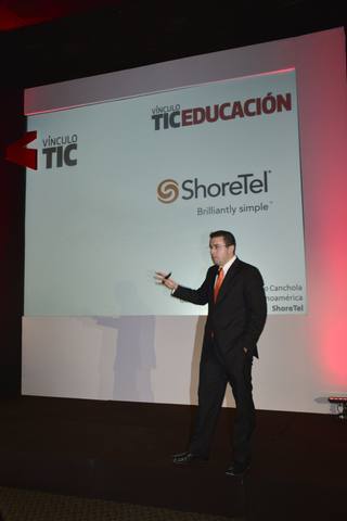 Guillermo Canchola Rico en el escenario
