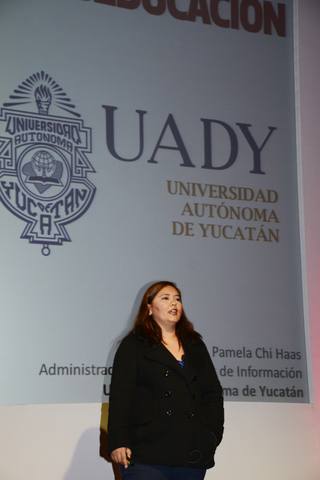 Pamela Chi Haas en el escenario