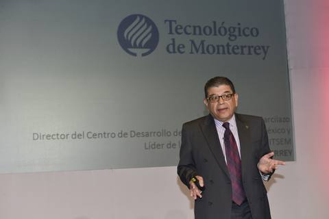 Lorenzo Valle Garcilazo en el escenario