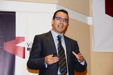 Ignacio Funes Maderey en el escenario