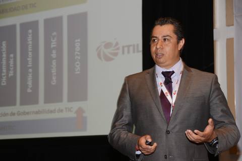 Marco Antonio Quiroz Aguayo en el escenario