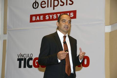 Xavier Martínez Elizalde en el escenario