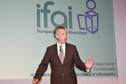 Joel Salas Suárez en el escenario