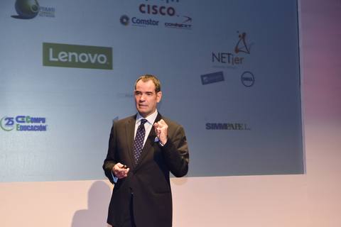 Rafael Fernández Corro en el escenario