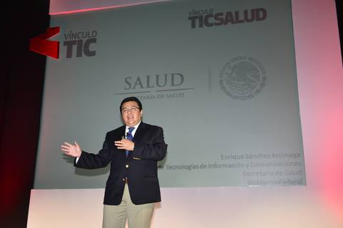 Enrique Sánchez Arciniega en el escenario