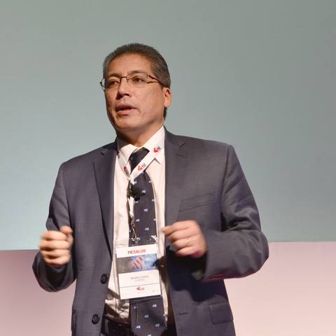 Mario Chao de la Cruz en el escenario
