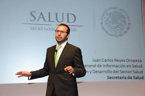 Juan Carlos Reyes Oropeza en el escenario