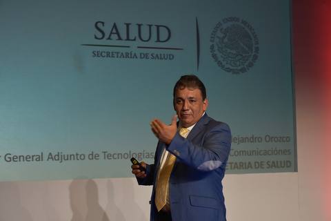Ernesto Alejandro Orozco en el escenario